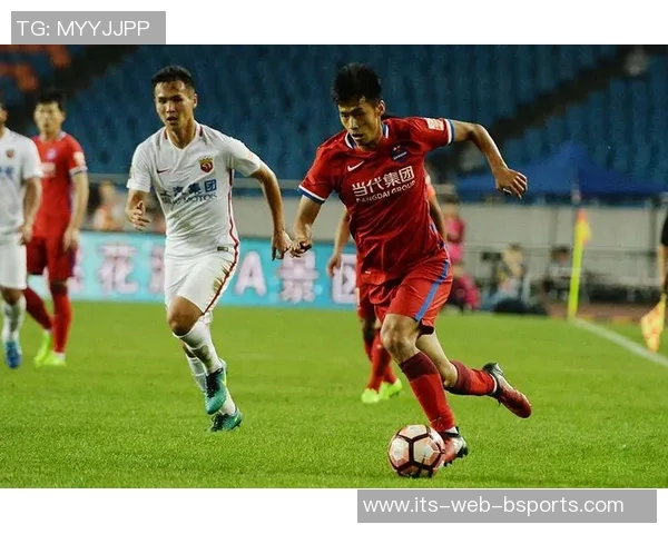 重庆当代力帆迎战江苏球队全力争胜展现足球魅力与激情对决